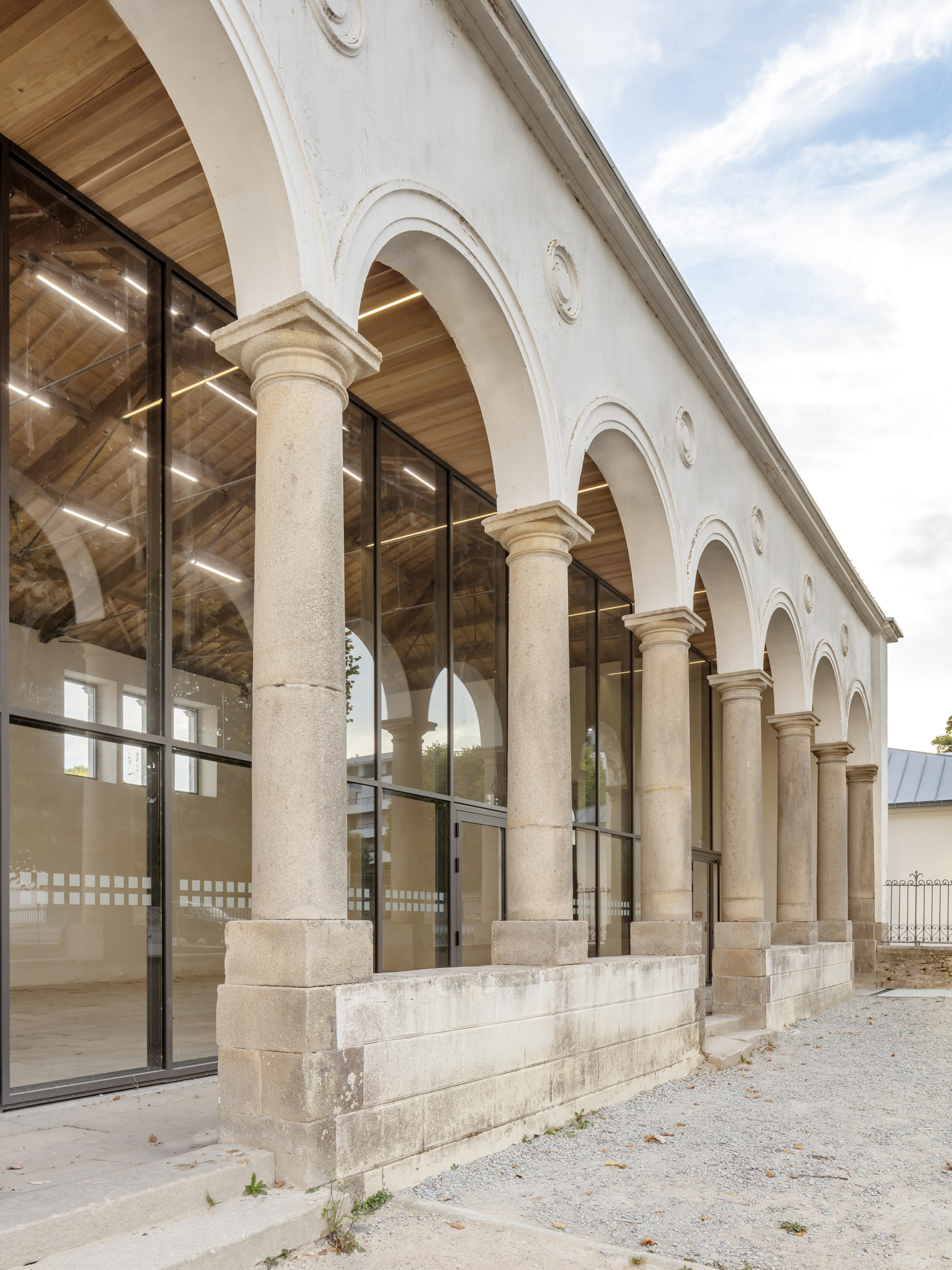 Théâtre de SaintFrançoisXavier Studio 02 Architectes